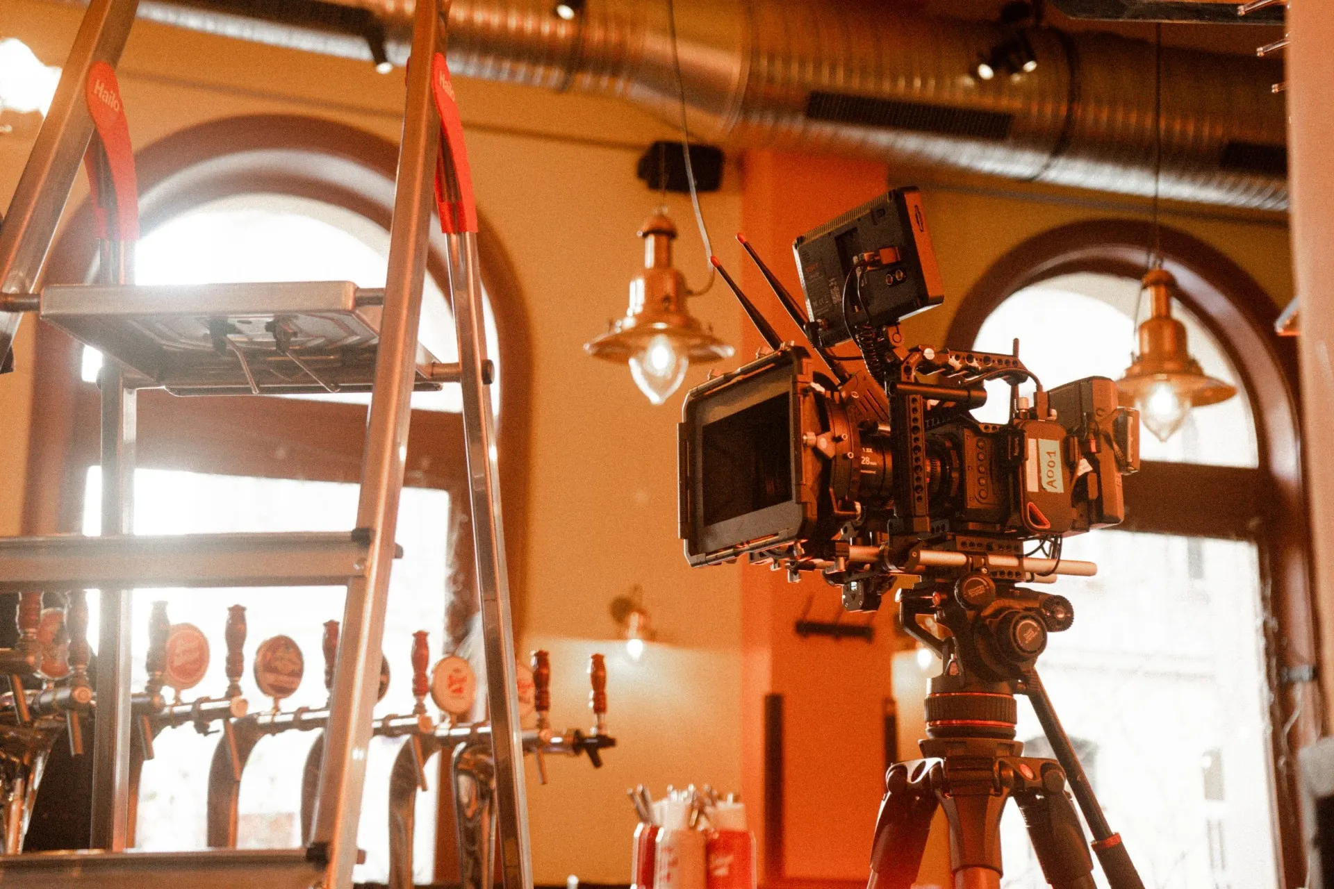 Cinema-Kamera am Set einer genesisfilms-Produktion in Wien – Behind the Scenes