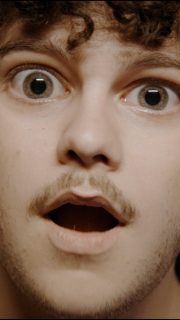 Wir bei #genesisfilms .. eh schon wissen 🎥 // Hat dein Nachbar wieder einen Imagefilm machen lassen? Wir sorgen dafür, dass du das nicht auf dir sitzen lassen musst & bringen dich wieder ins Bezirks-Spotlight 🔦
Mit dem Code genesis10 erhältst du beim nächsten Auftrag 10% // #jungwildwien #behindthescenes #videoproduktion #werbefilmproduktion #cinematography #videomarketing